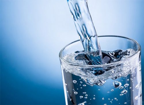 Nước đóng vai trò quan trọng trong chuyển hóa của cơ thể